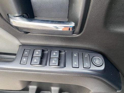 Used 2018 Chevrolet Silverado 1500 Custom w/ Custom Value Package AWD/4WD image 36
