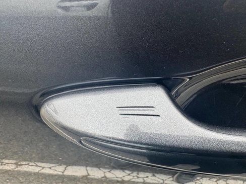 Used 2018 Toyota RAV4 SE image 41