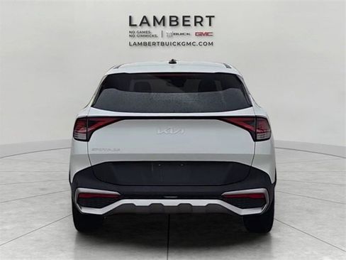 Used 2023 Kia Sportage LX image 4