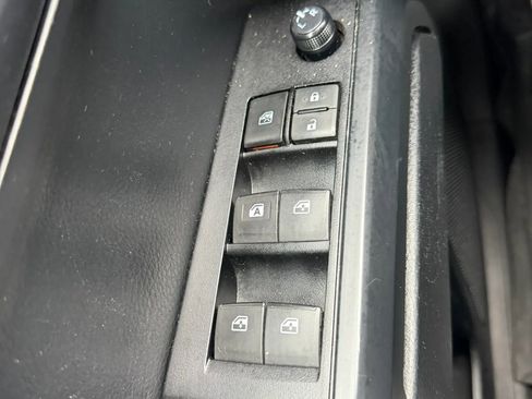 Used 2019 Toyota Tacoma SR w/ SR Convenience Package AWD/4WD image 15