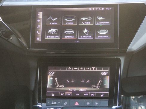 Certified 2022 Audi e-tron Premium w/ Convenience Plus Package image 15