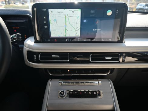 Used 2025 Lincoln Aviator Reserve w/ Jet Appearance Package image 17