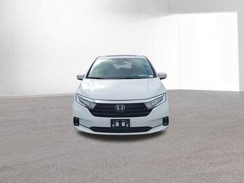 Used 2024 Honda Odyssey Touring image 3