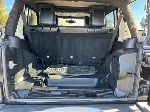 Used 2013 Jeep Wrangler Freedom Edition image 34