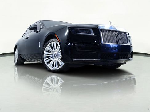 Used 2022 Rolls-Royce Ghost image 4