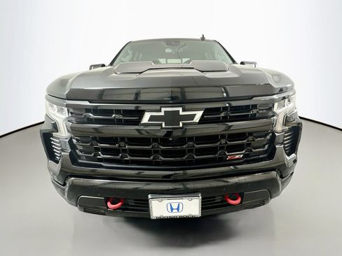 Used 2023 Chevrolet Silverado 1500 LT Trail Boss w/ LT Trail Boss Premium Package AWD/4WD image 2