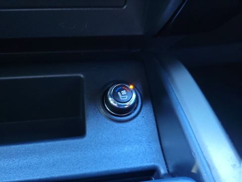 Used 2021 Nissan Titan Platinum Reserve w/ Moonroof Package image 30