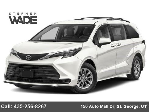 Used 2025 Toyota Sienna LE FWD image 1