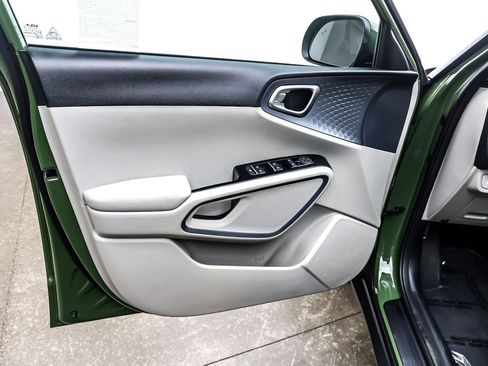 Used 2023 Kia Soul EX image 22