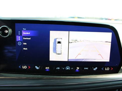 Used 2025 Chevrolet Suburban Z71 image 53