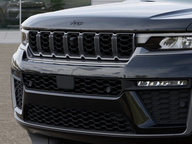 New 2027 Jeep Grand Cherokee Limited AWD/4WD image 11
