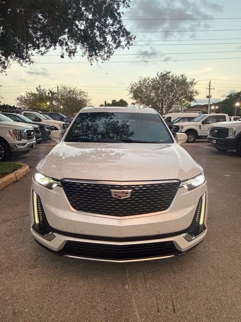 Used 2022 Cadillac XT6 Premium Luxury FWD image 4
