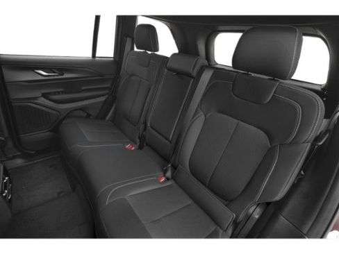 Certified 2025 Jeep Grand Cherokee Altitude AWD/4WD image 13
