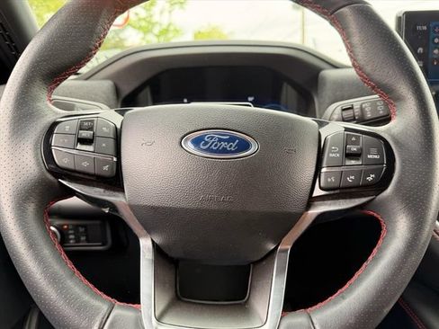 Used 2025 Ford Explorer ST-Line w/ ST-Line Street Pack AWD/4WD image 16
