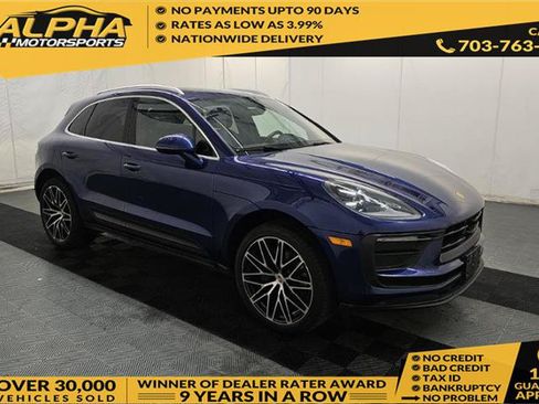 Used 2023 Porsche Macan AWD/4WD image 1
