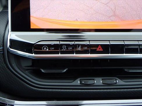 New 2026 Jeep Compass Latitude image 19