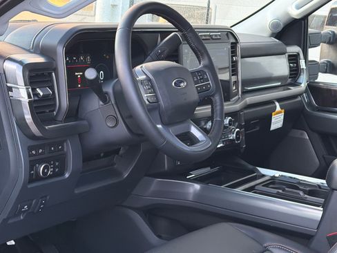 Used 2024 Ford F250 Lariat w/ Lariat Ultimate Package AWD/4WD image 17