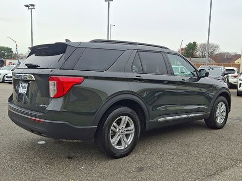 Certified 2022 Ford Explorer XLT image 4