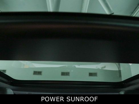 Used 2023 Land Rover Range Rover Evoque S image 22