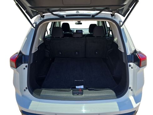 Used 2024 Nissan Rogue S FWD image 19