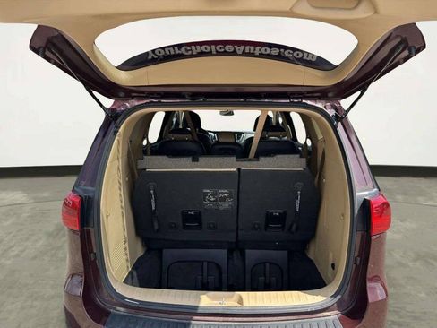 Used 2017 Kia Sedona LX w/ LX Essentials Premium Package FWD image 14