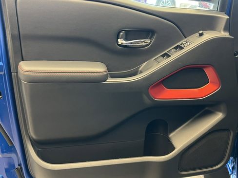 Used 2025 Nissan Frontier PRO-4X image 15