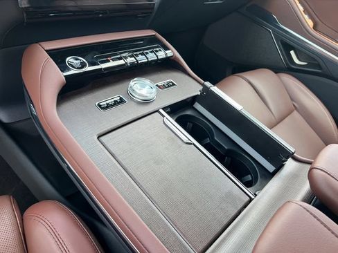 New 2027 Lincoln Navigator L Reserve AWD/4WD image 26