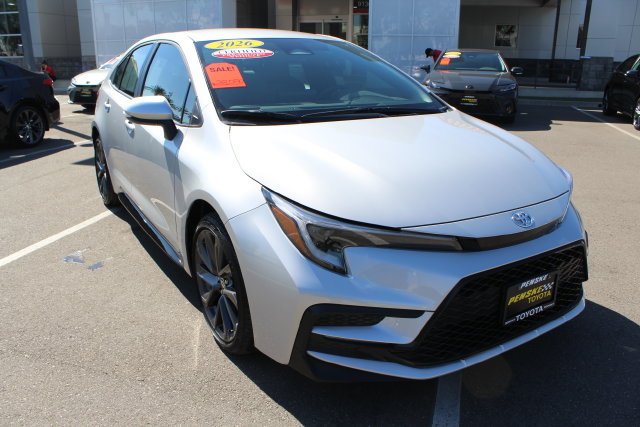 Certified 2026 Toyota Corolla SE FWD image 2
