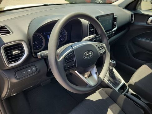 Used 2022 Hyundai Venue SE w/ Cargo Package FWD image 15