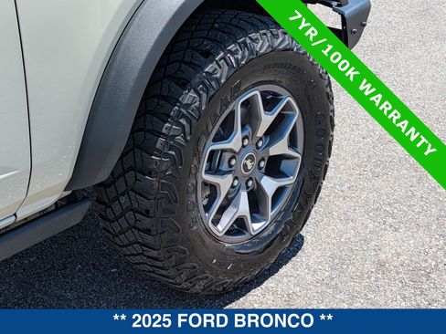 Certified 2025 Ford Bronco Badlands AWD/4WD image 13