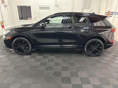 Used 2023 Lincoln Corsair Reserve w/ Equipment Group 202A image 6