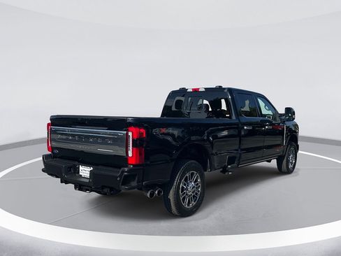 Certified 2025 Ford F250 Platinum w/ Platinum Plus Package AWD/4WD image 5