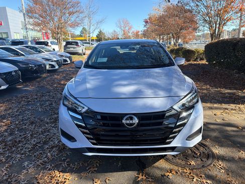 New 2025 Nissan Versa SV image 2