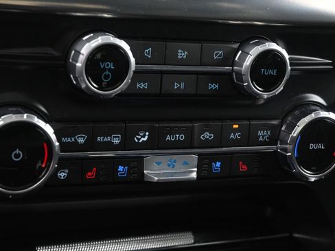 Used 2024 Ford F150 Lariat AWD/4WD image 30