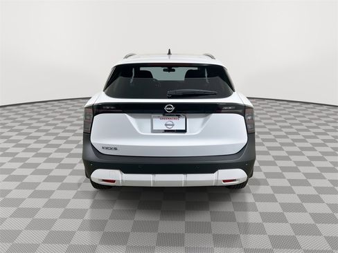 New 2026 Nissan Kicks SV image 7