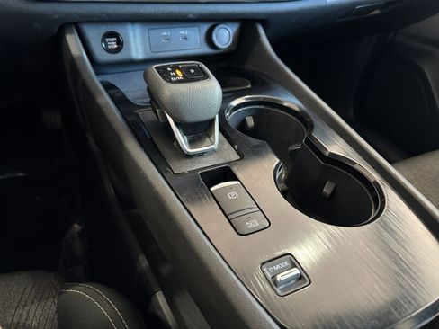 Used 2025 Nissan Rogue SV FWD image 43