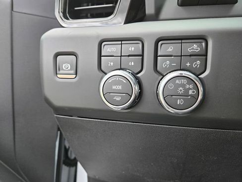 New 2026 GMC Sierra 2500 AT4X w/ AT4X AEV Edition AWD/4WD image 7
