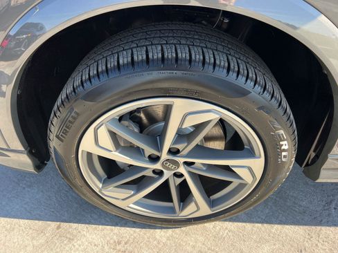 New 2025 Audi Q3 2.0T Premium image 11