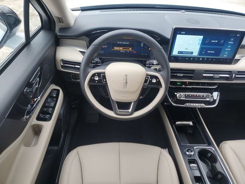New 2026 Lincoln Corsair Premiere FWD image 16
