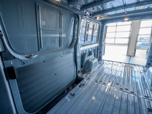 Used 2025 Mercedes-Benz Sprinter 2500 image 26