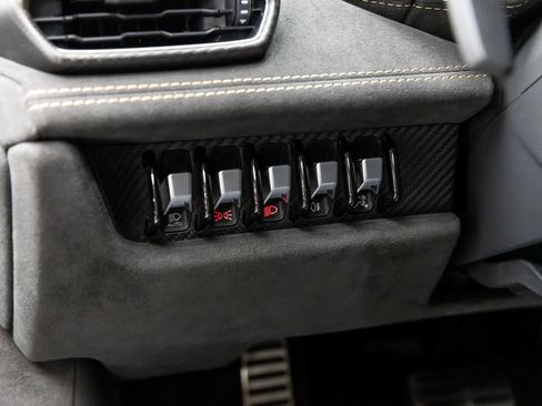 Used 2024 Lamborghini Huracan Sterrato image 28