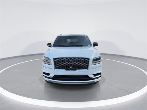 Used 2021 Lincoln Navigator L Reserve w/ Luxury Package image 2