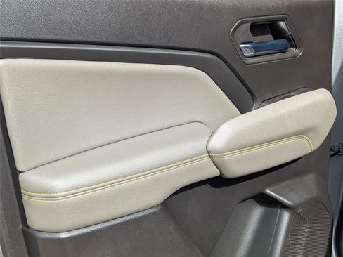 Used 2023 Chevrolet Colorado ZR2 w/ ZR2 Convenience Package III image 13