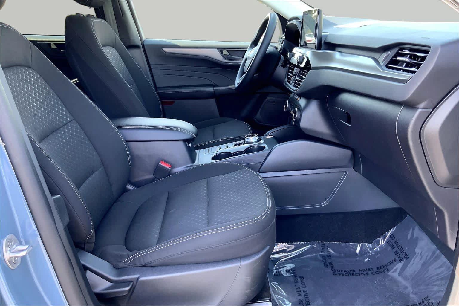Used 2025 Ford Escape Active AWD/4WD image 8