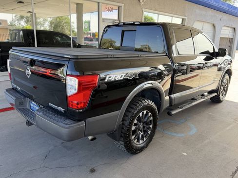Used 2017 Nissan Titan PRO-4X AWD/4WD image 4