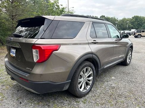 Used 2021 Ford Explorer XLT w/ Equipment Group 202A AWD/4WD image 7