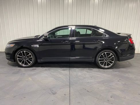 Used 2019 Ford Taurus SEL w/ Equipment Group 201A image 4