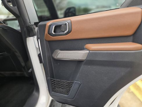 Used 2023 Ford Bronco Outer Banks w/ Sasquatch Package image 18