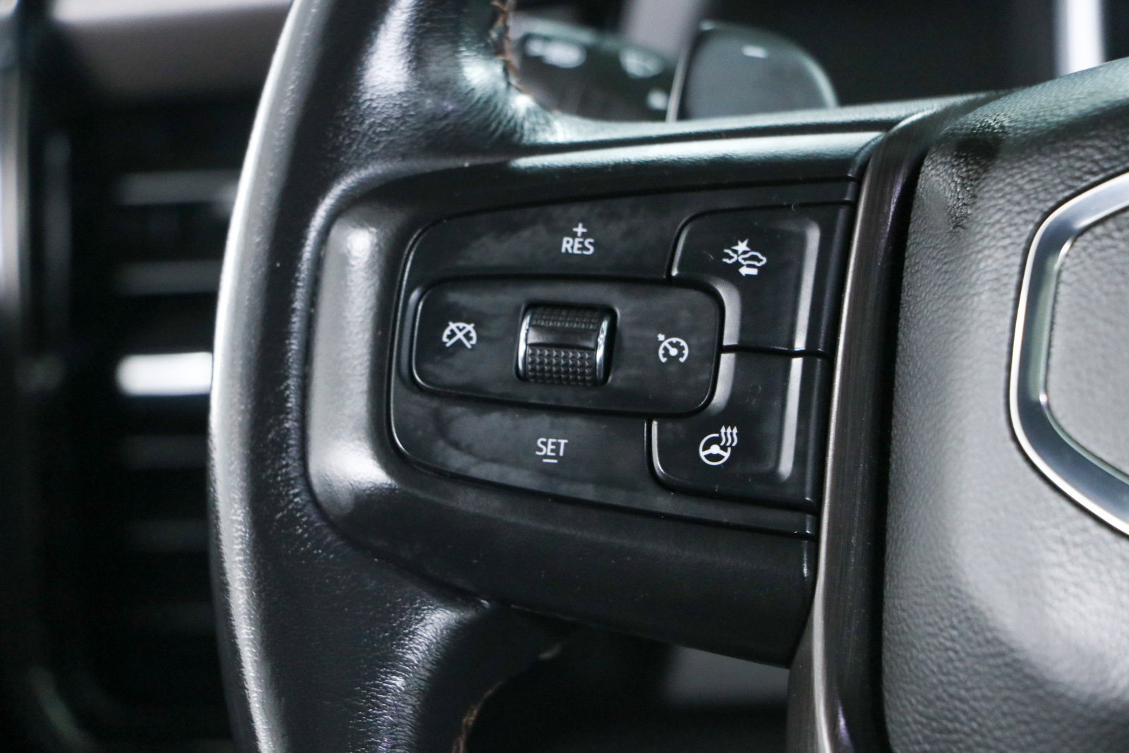 Used 2023 GMC Sierra 1500 AT4 w/ Technology Package AWD/4WD image 14