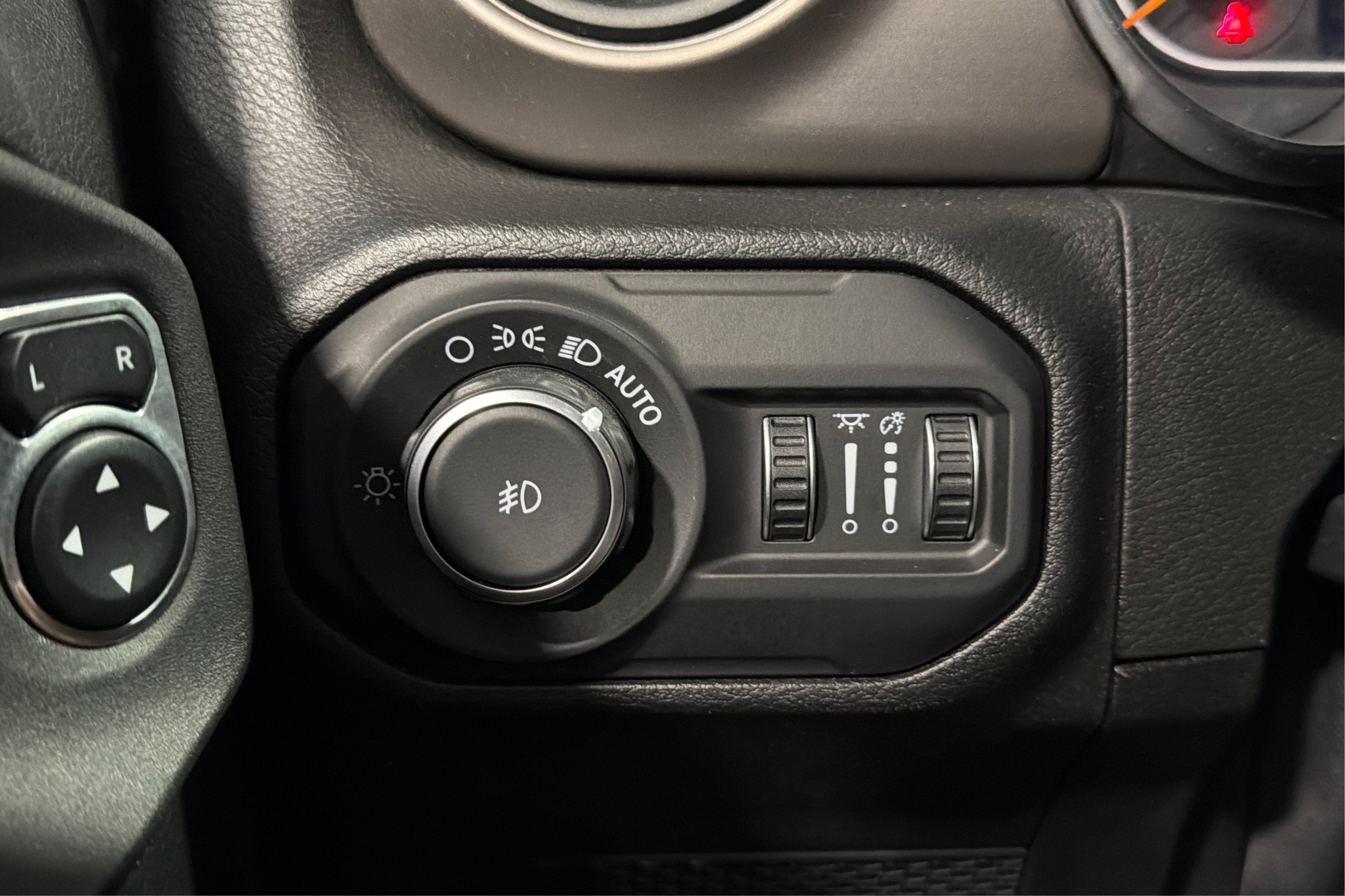 Used 2021 Jeep Wrangler Sport AWD/4WD image 19